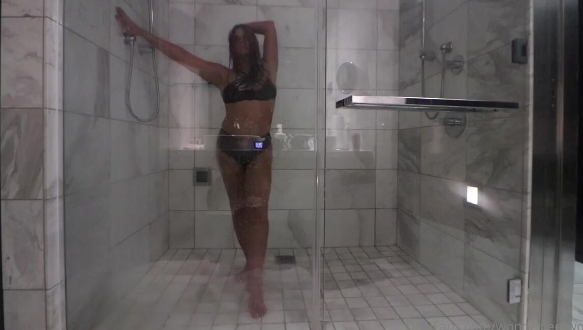 Wonderaeetwoman Nicknamed Wonderfeetwoman Onlyfans After Filming Balcony Freaks I Made My Way To The Shower And Joeysfeetgirls Turned On The Camera Q1