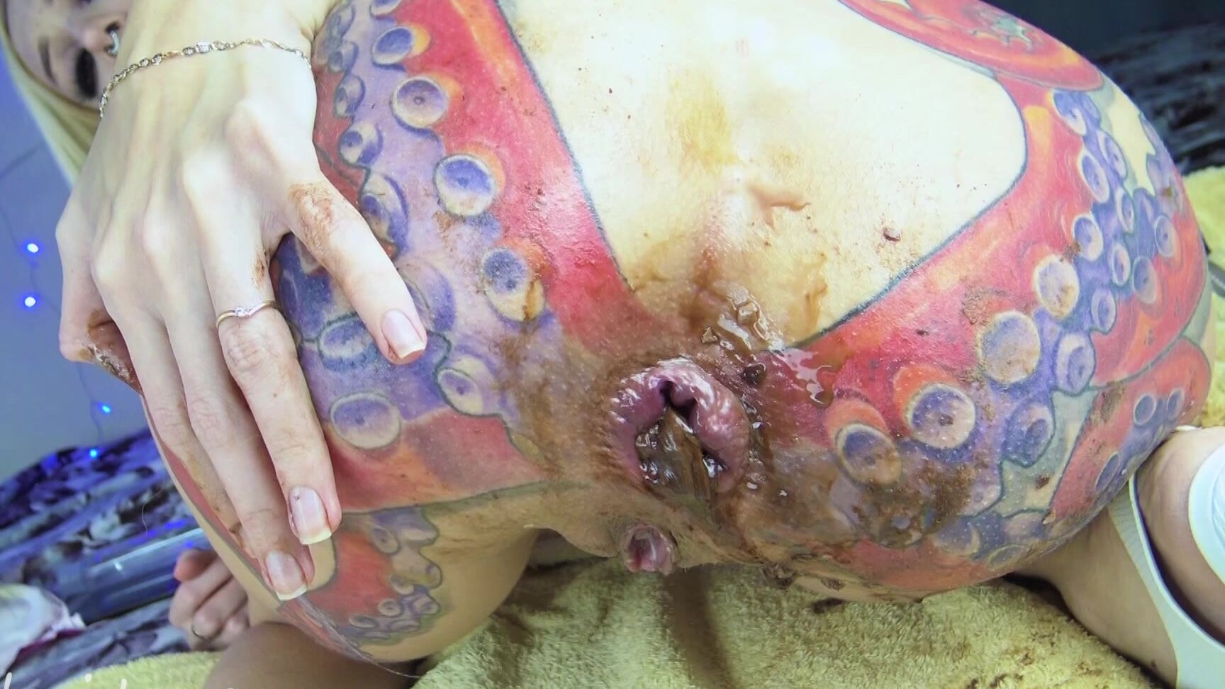 Telari Love Anal Choco Balls And Sirup Pushing Out