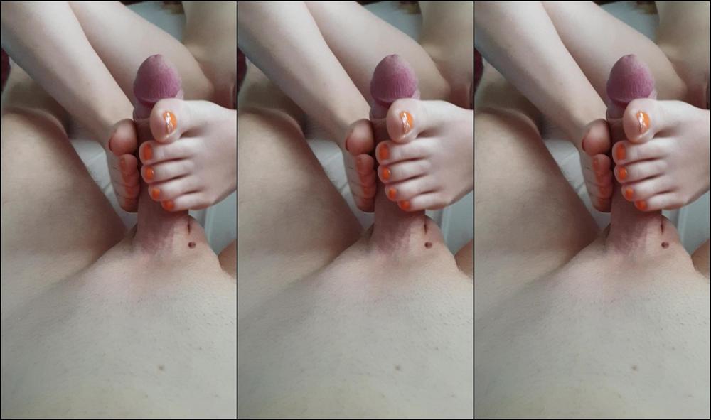 Manyvids, AndyandemilyBBC, Foot Fetish, Footjobs, Feet, Barefoot, Cum Play3D, Oculus Rift, VR, 180, VR Porn, POV andyandemilybbc christmas holidays footjob Amateur