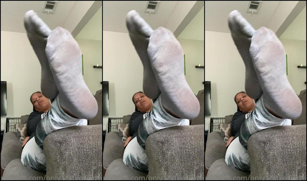 Only Exploremysoles Help Me Take Off My Sweaty Stinky Socks