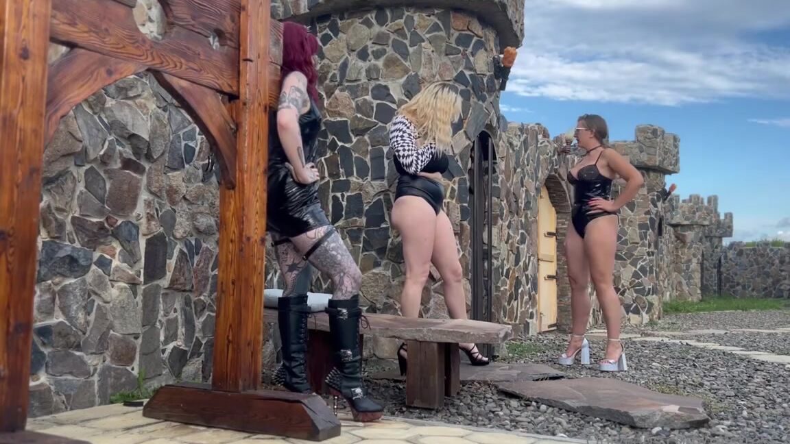 Mistress Zeida Onlyfans Video Canadian Party Trio Facesitting At The Stone Table