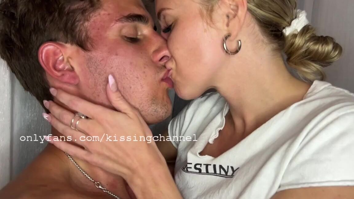 Kissingchannel Nicknamed Kissingchannel 05 15 2022 Onlyfans Video Louis And Amanda Theamandaclair Kissing