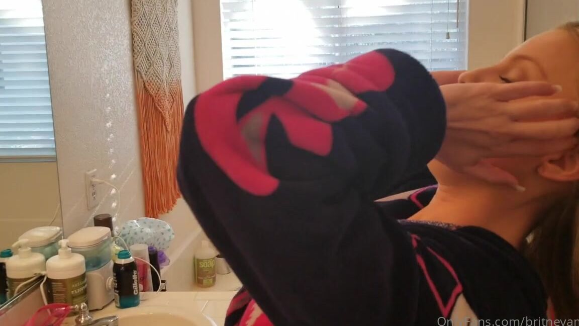 Britneyamber Hot Whipped Cream Bikini Bts