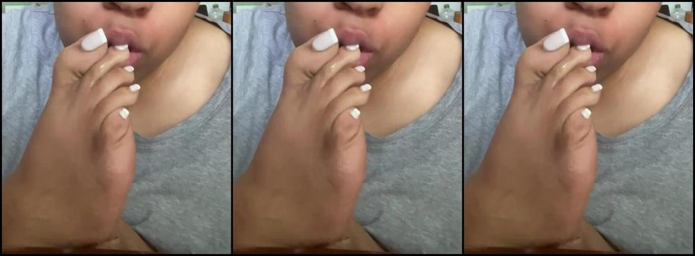 Foot Therapy Nicknamed Atlfoottherapy 05 08 2023 Onlyfans Video Sucking On My Pretty Toes