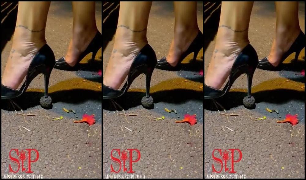 Mistress Sinpiedad Nicknamed Sinpiedad Onlyfans I Wish To Crush You Like This Nut