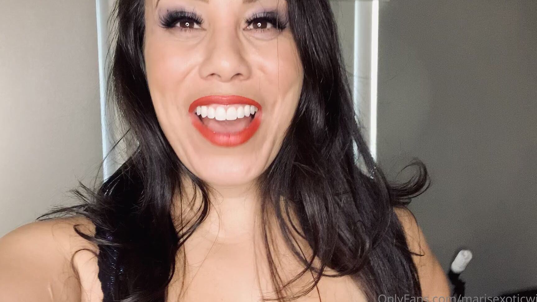 Marisexoticwishes 1553839313 12 31 2020 Great Evening Lovelies Here Is An After Photoshoot Greeting That I Recorded For You I Spent