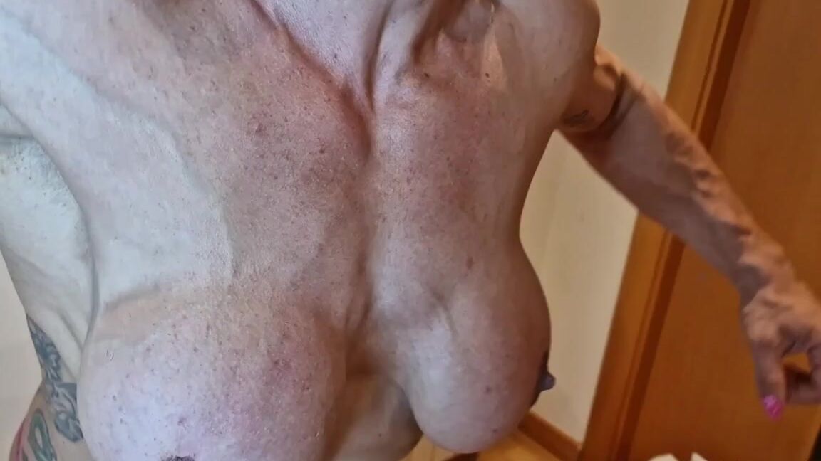 Alejandra Chacon Aka Alejandrachacon 06 10 2023 Onlyfans Video Ripped Chest Flexing