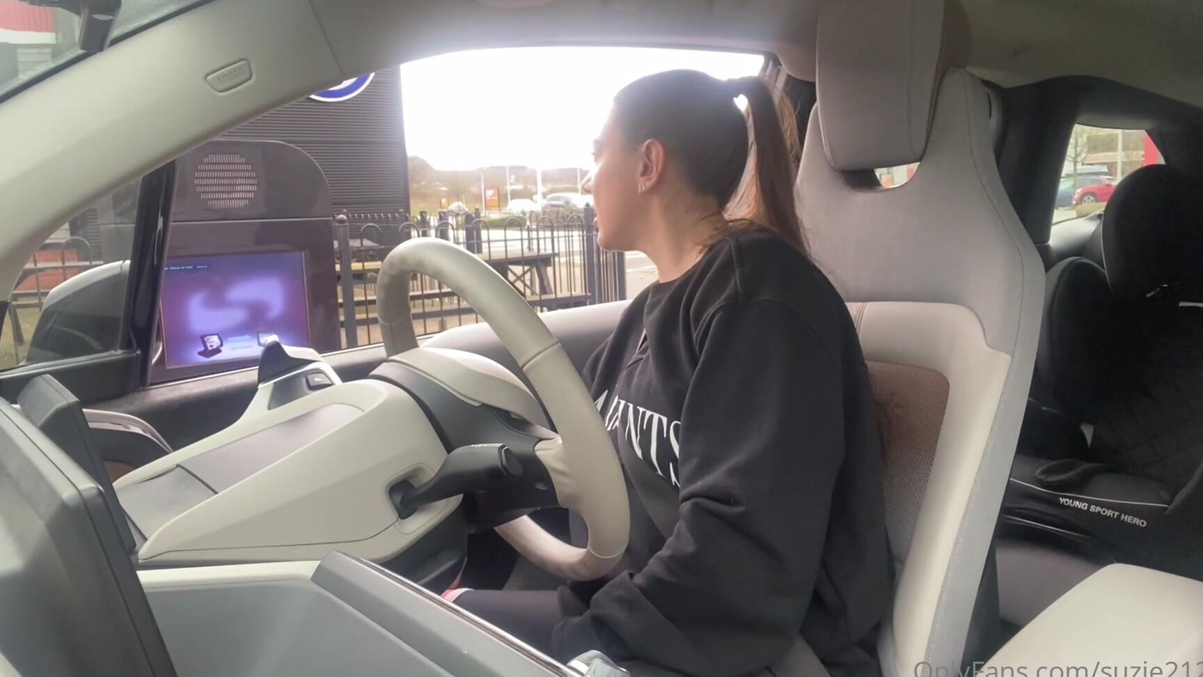 Suzie Love Sexy Driver Aren T I Xx