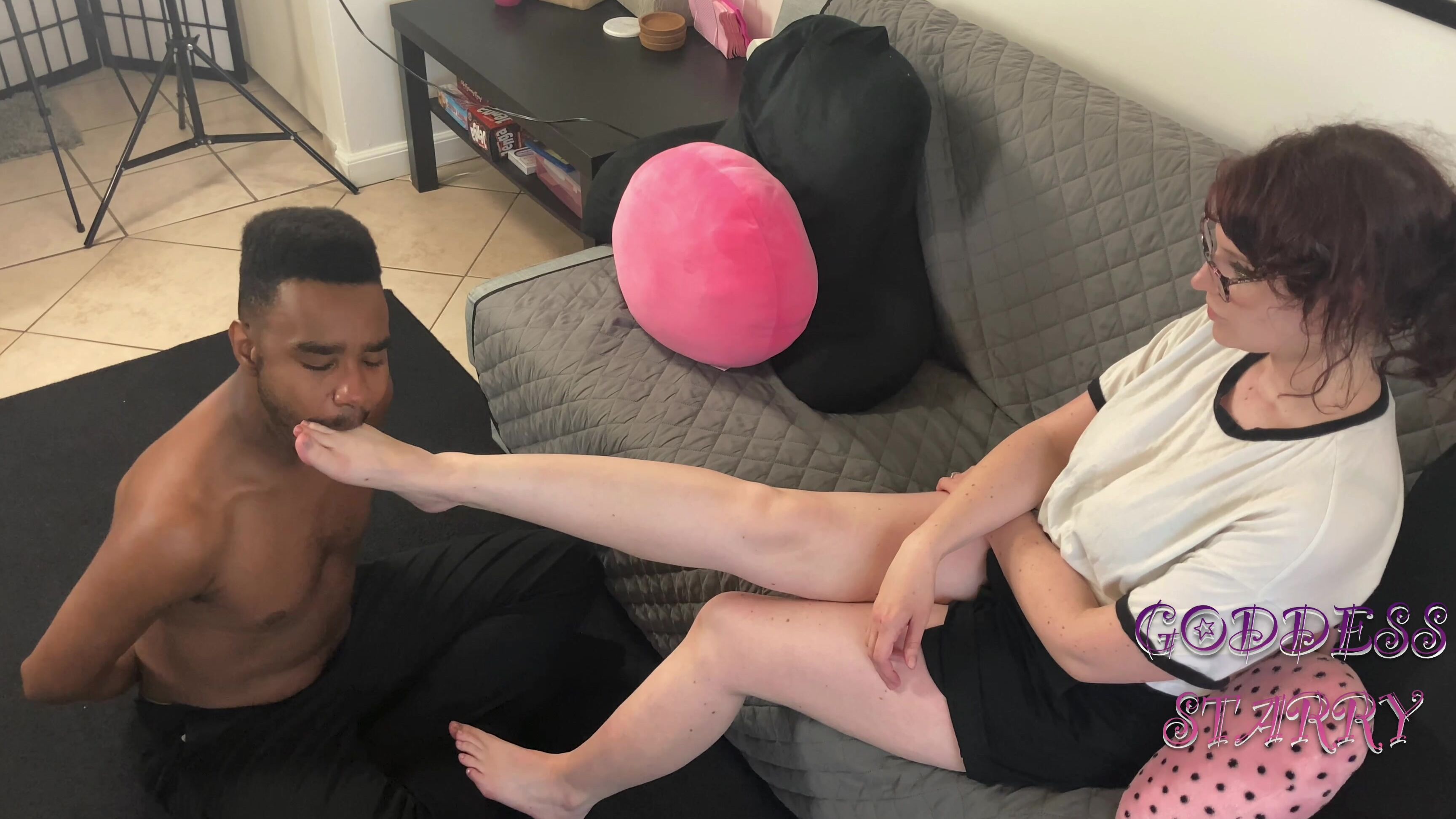 "Starry Yume" femdom, foot gagging, foot worship, legs, sfw, toe sucking Goddess Starry Foot Gags manyvids