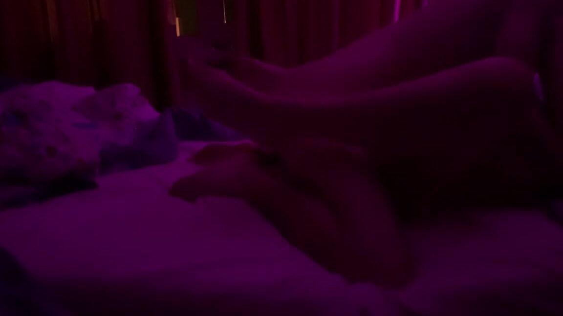 Пришел К Сводной Сестре В Кроватку Ночью Подрочить А Она И Не Против