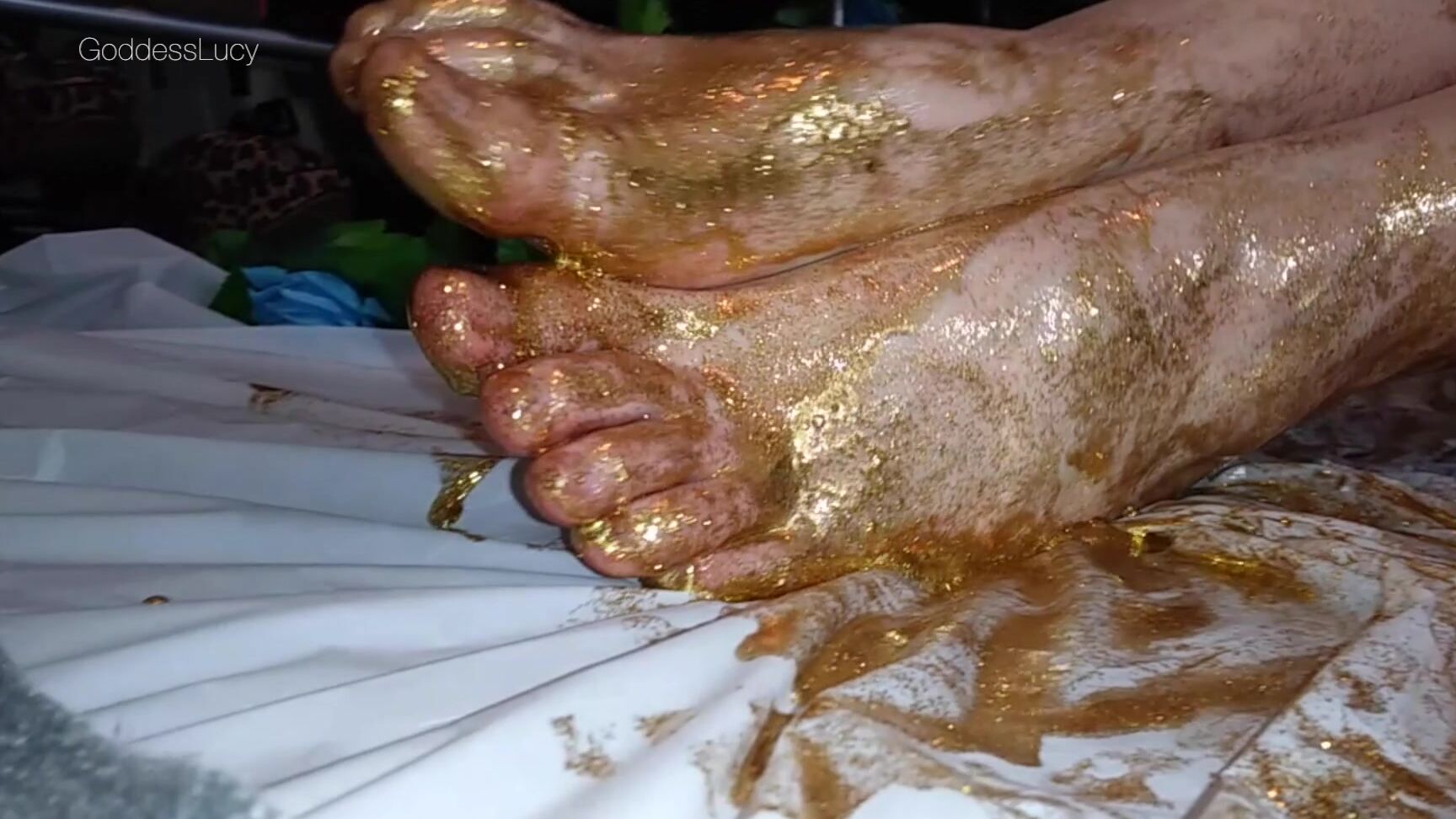 Goddesslucy Oiled Golden Sparkle Feet Hd P
