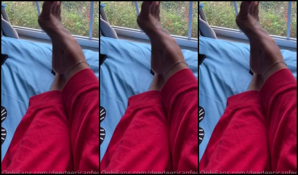 Deedeericanfeet Onlyfans As Requested From Up Above Crossed Ankles And Arches