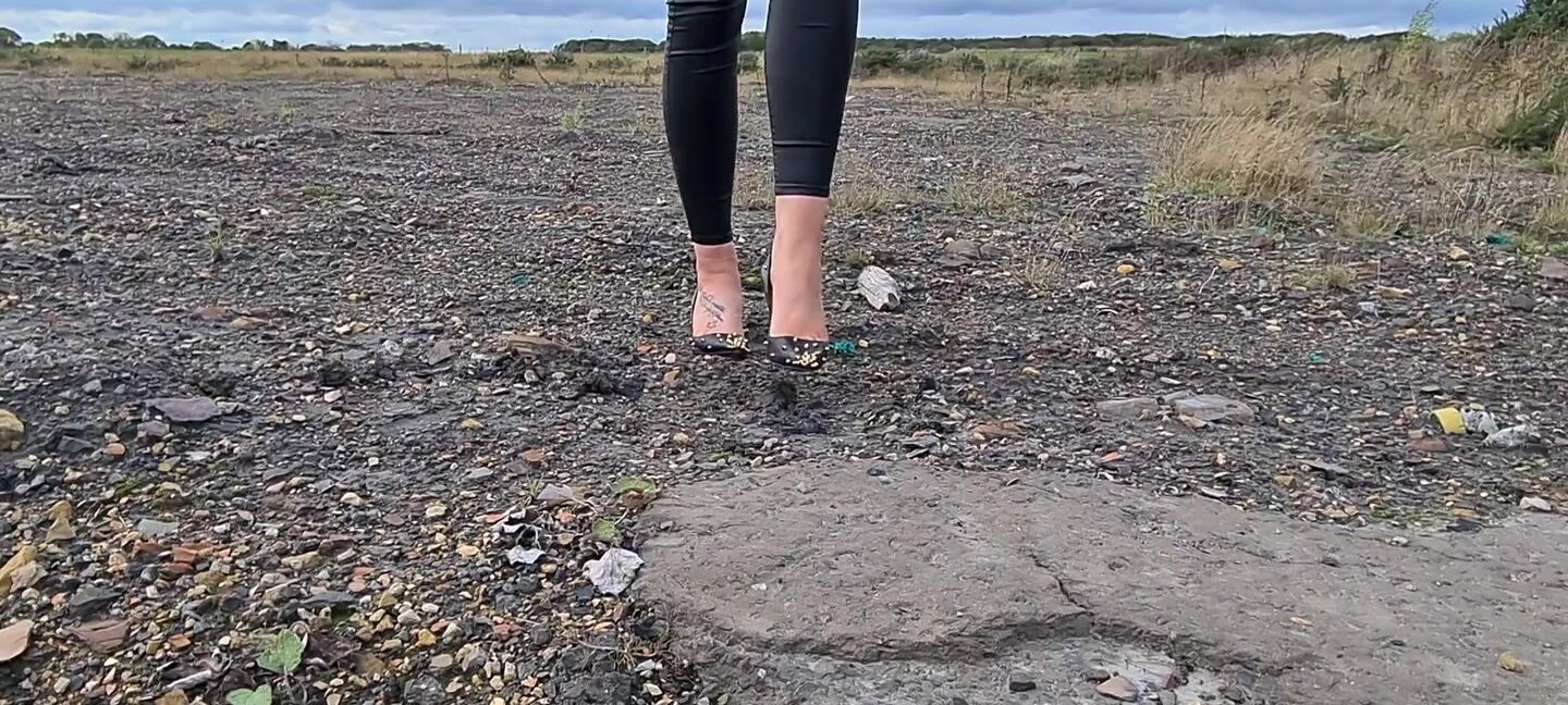 Kats Worn Heels Nicknamed Katswornheels Onlyfans Oh No My Poor Louboutins You Can Tell How Careful I Am With My Designer Shoes2