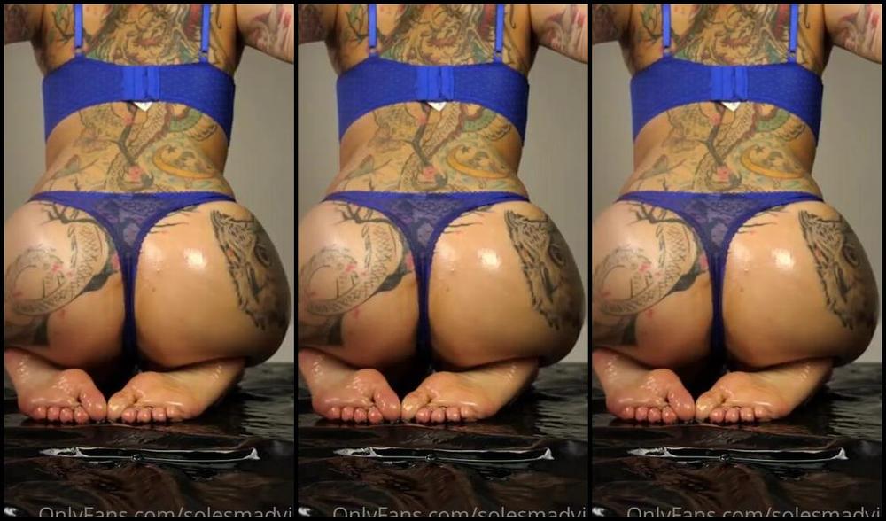 Solesmad Fetish Queen Aka Solesmadvip Onlyfans My Booty And Soles Full Of Oil So Smooth And Shiny And So Slippery Mmmmmm Joi If You Like This