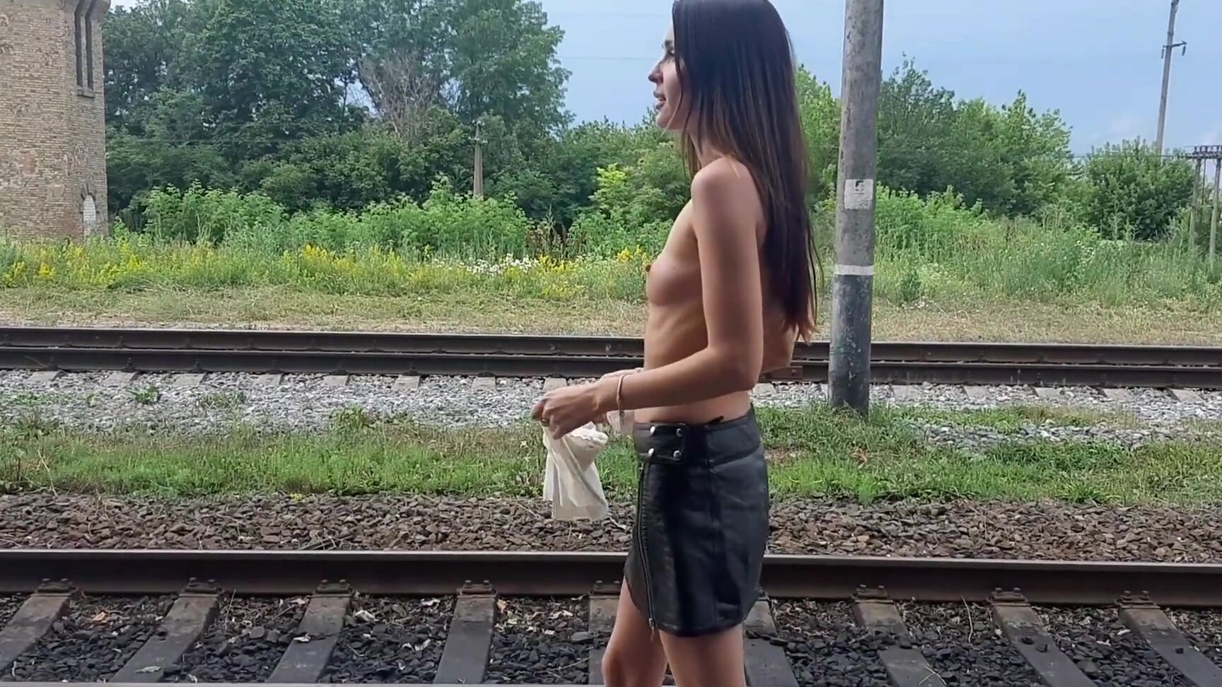 Brown eyeds naked mood Pornhub