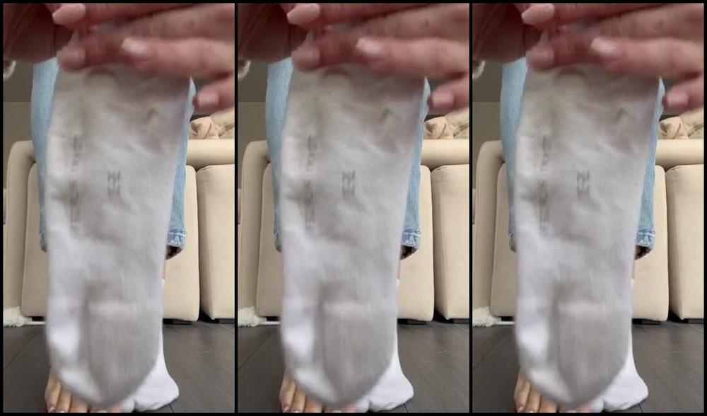 Sarina Jones Nicknamed Sarinajones 03 06 2024 Onlyfans Video Here Are Some Dirty Socks Ls And For You