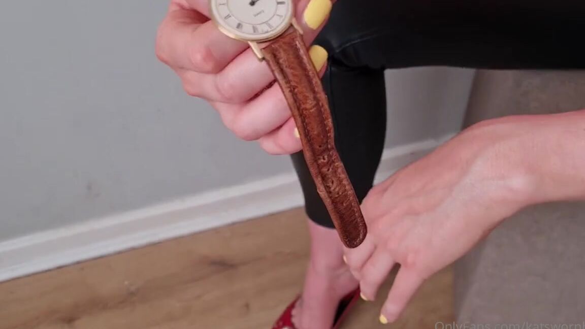 Kats Worn Heels Nicknamed Katswornheels Onlyfans I Just Love Humiliating And Destroying Sentimental Possessions Under My Metal Heels