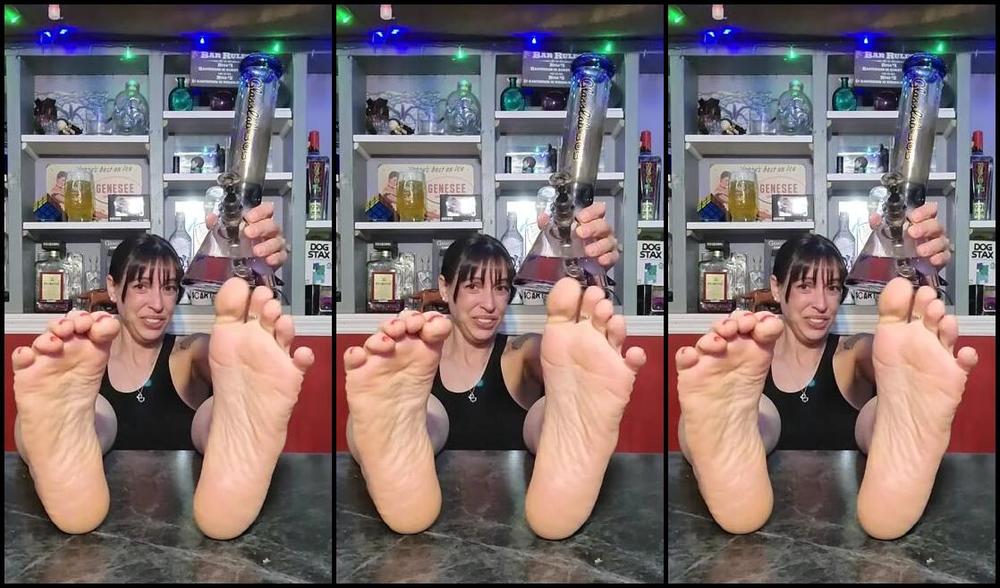 Crystal Paris Nicknamed One Lonely Foot 05 24 2025 Onlyfans Video Smoking And Stroking