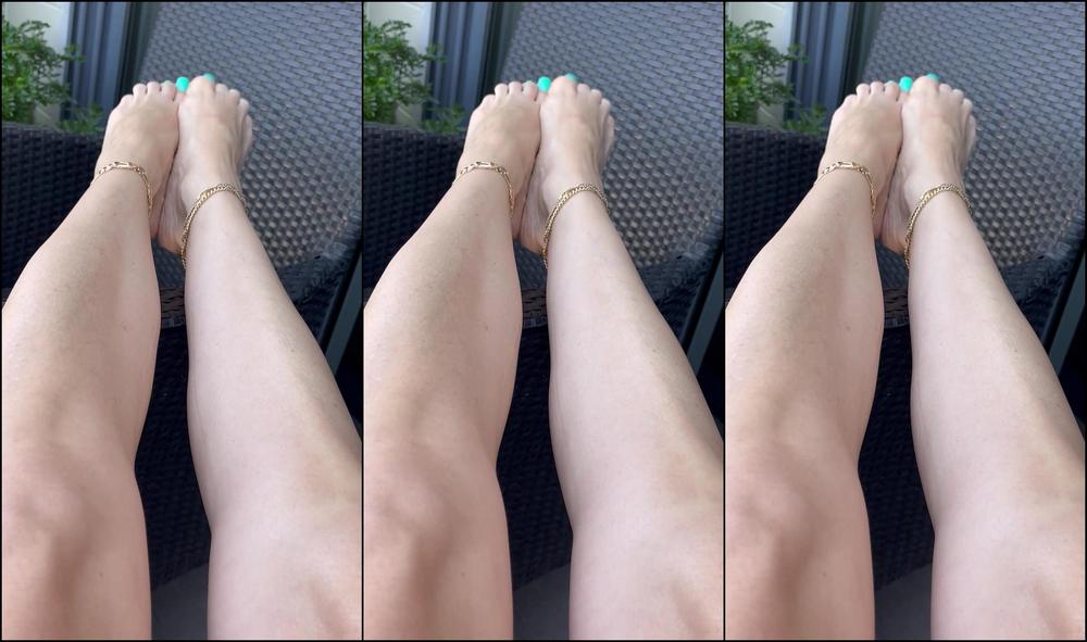 Milenasfeet Don T Mind The Traffic