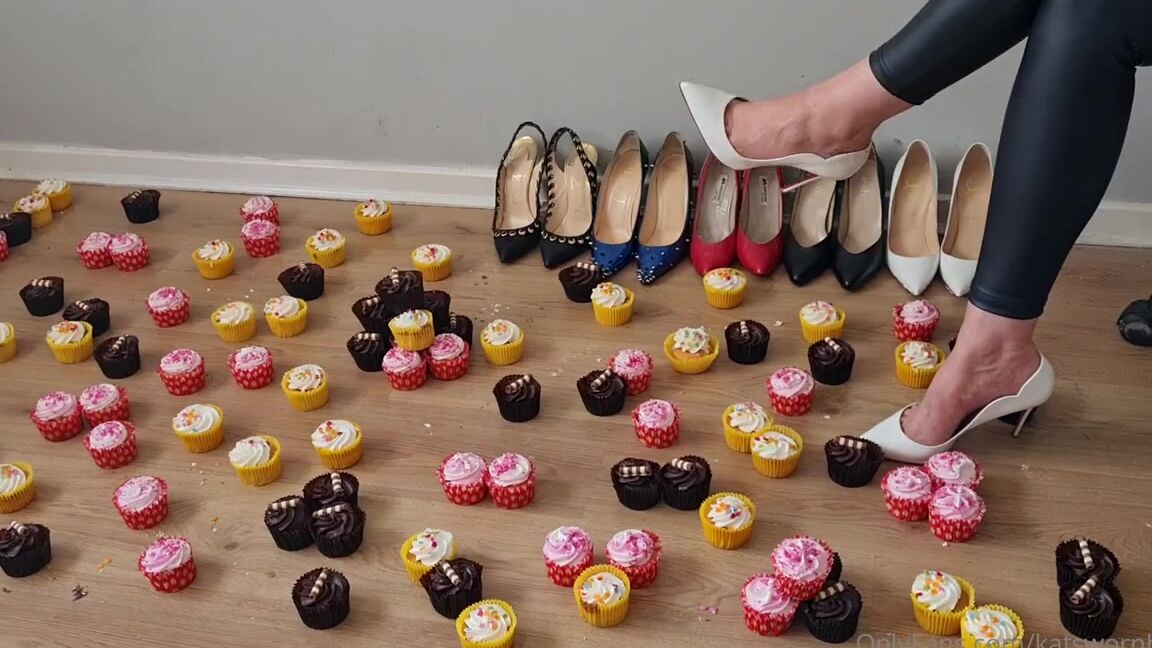 Kats Worn Heels Nicknamed Katswornheels Onlyfans Part 1 So 120 Ood Cupcakes Under My Sexy Heels Lets Have A Look