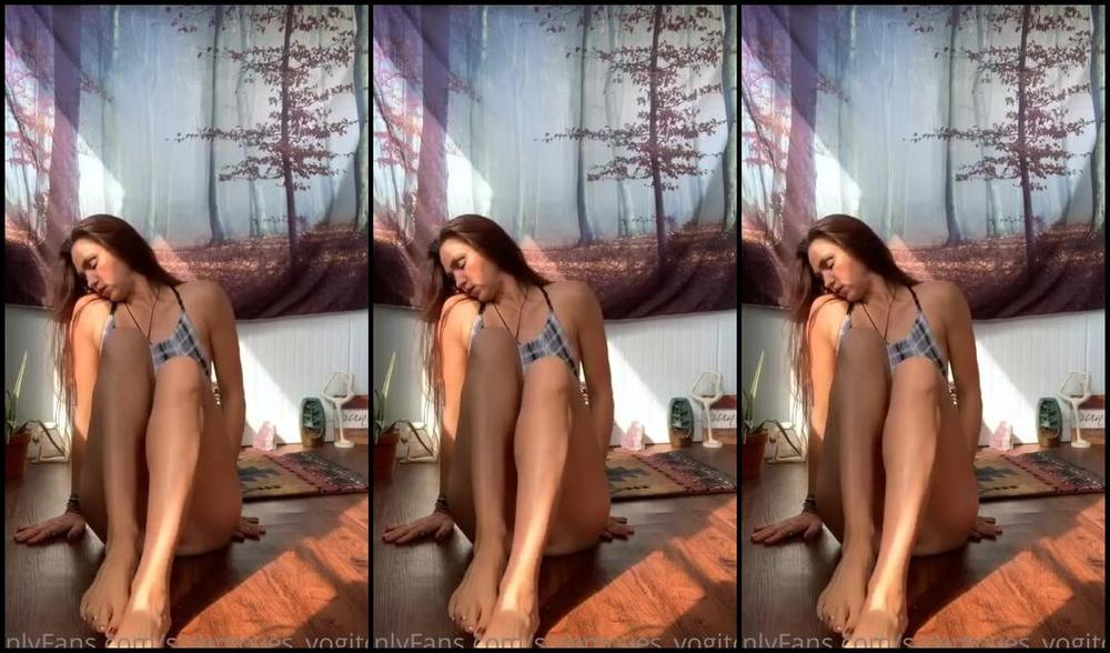 Sole Kissed Nicknamed Solemoves Yogitoes Onlyfans Yoga Creates Many Desires And This Shy Girls Feeling All Of Them