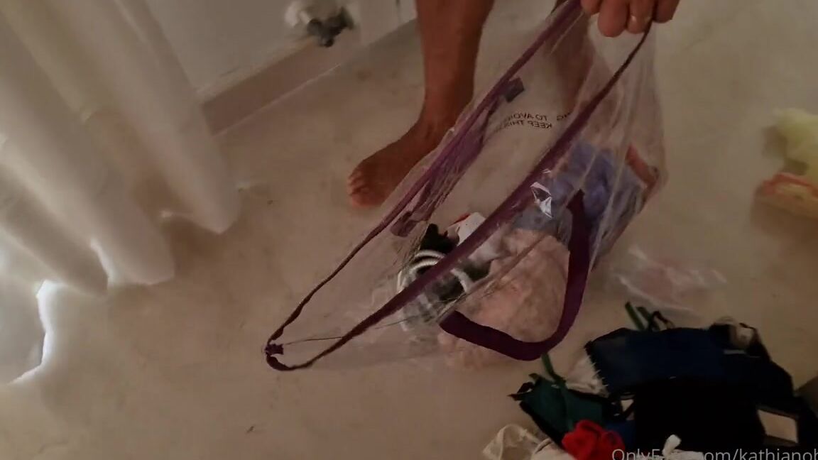 Kathianobilixx Findom 09 21 2022 Onlyfans Video Last Day In Spain Packing Progress