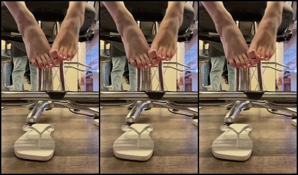 Enna 88 Onlyfans Voc Deitado No Cho Desejando Meus Ps Mas Sem Poder Tocar Neles You Lying On The