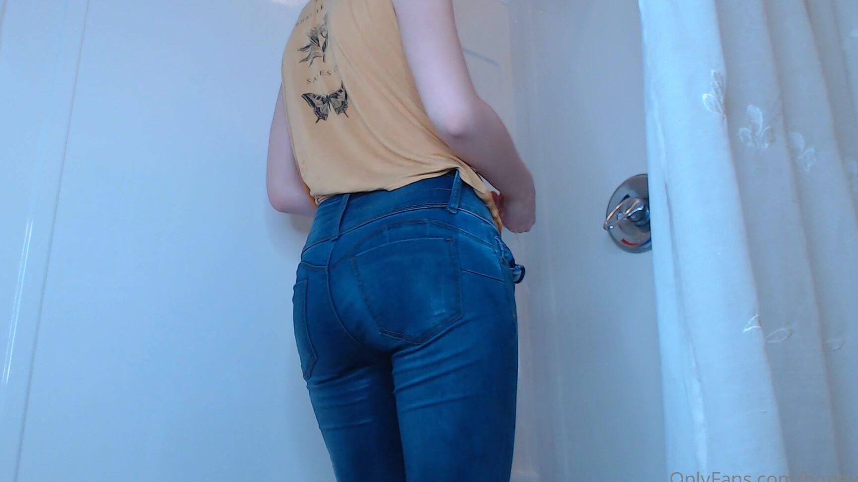 Fiannafatale 272723988 05 01 2020 I Got Really Messy Filming My P Video So Decided To Clean Myself And My Clothes