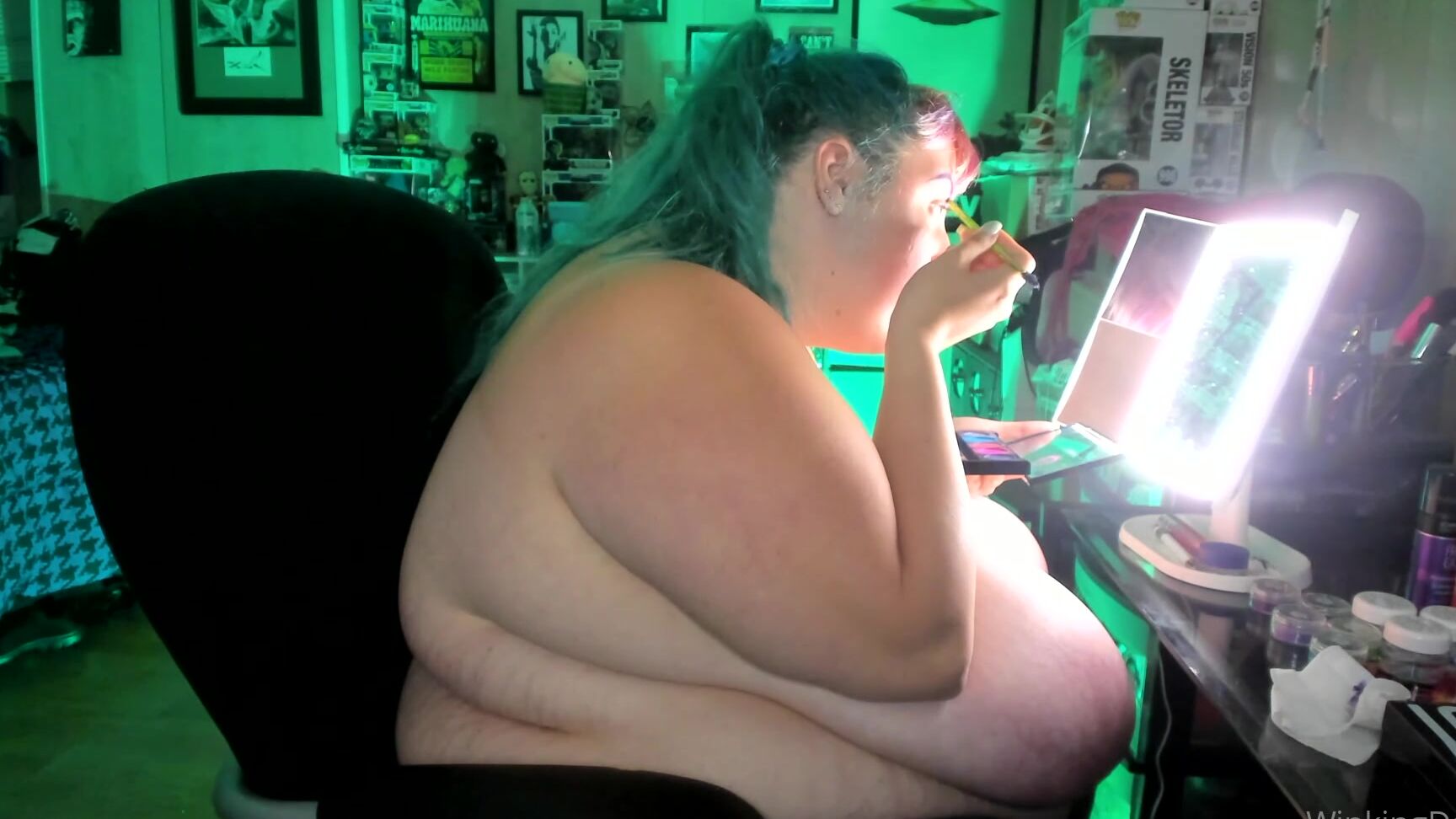 Winkingdaisys Going To Ignore You While You Stare At The Side Of Me Shirtless Doing My Makeup Video