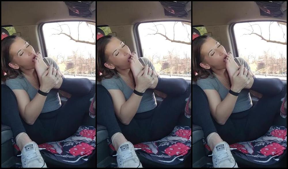 Babylumpstoes420 03 14 2024 Onlyfans Video In The Car Selfworship