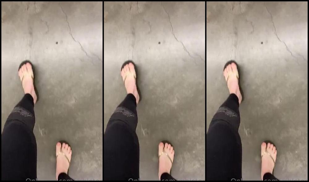 Athletoes Nicknamed Athletoes Onlyfans Needed To Make A Store Run For Some Random Things Between Farmers Market Trips