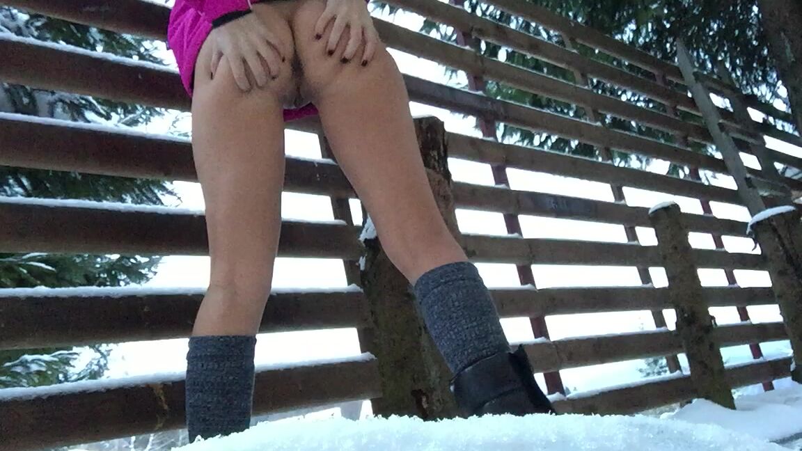 Beabeatrice New First Video Play In The Snow