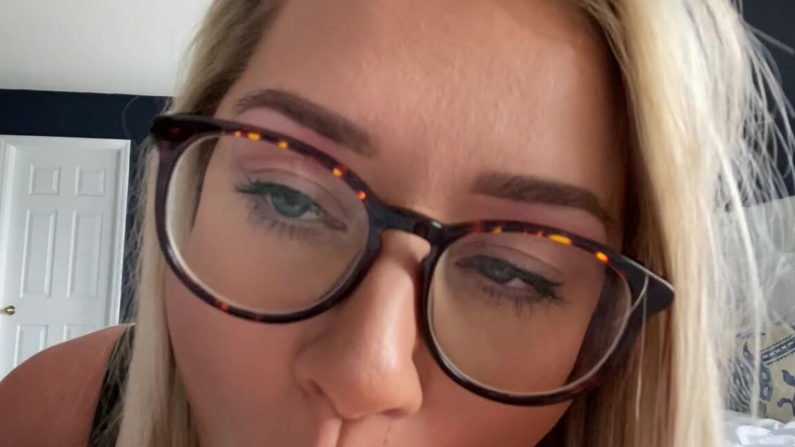 lauranvickers-stealing-my-mothers-husband Manyvids