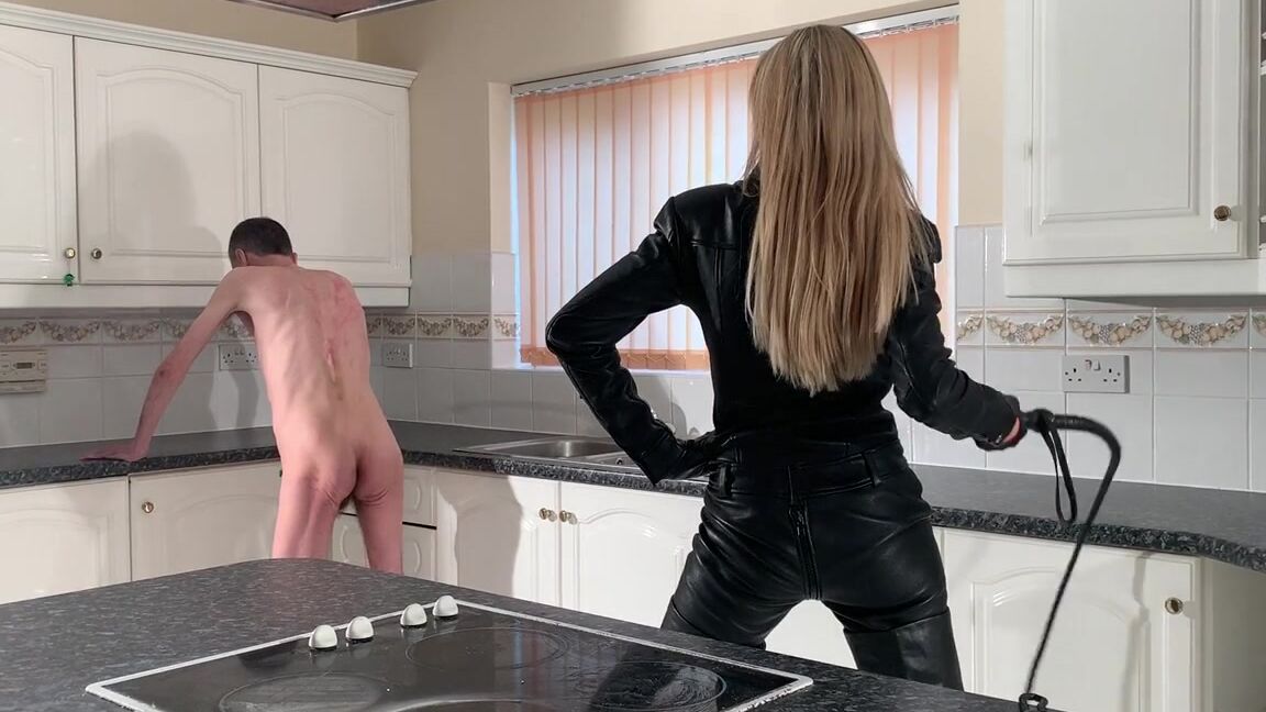 Lady Dark Angel Bull Whip Clip In Full Leathers From Today S Filming Behind The Scenes X