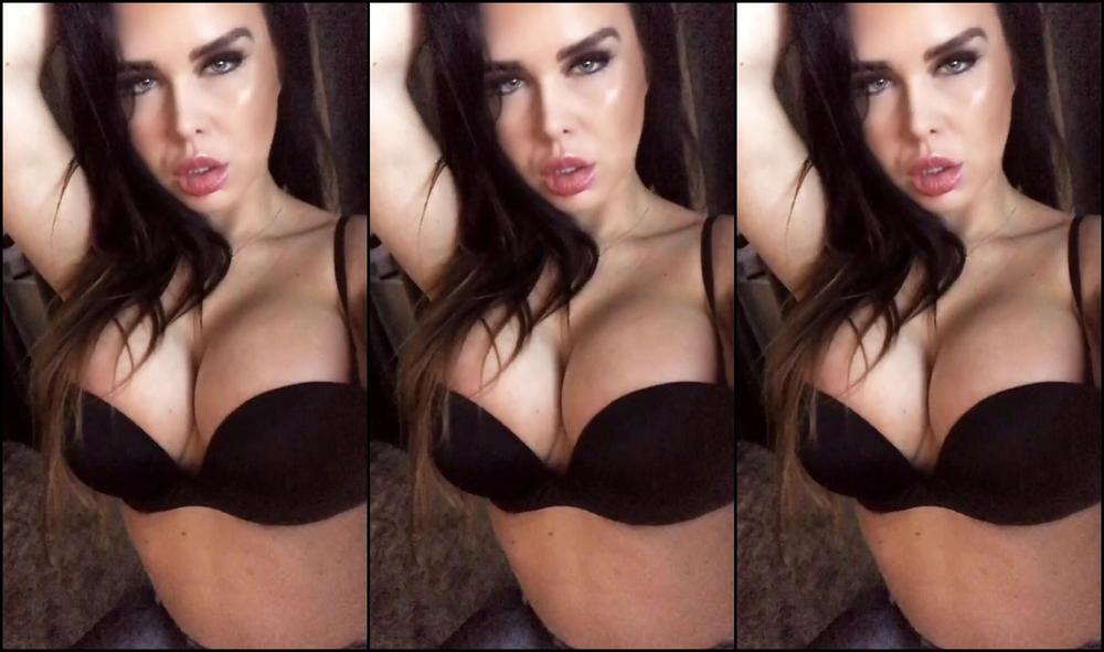 Obey Angelina Dancing To Rock Music While Taking Some Pics