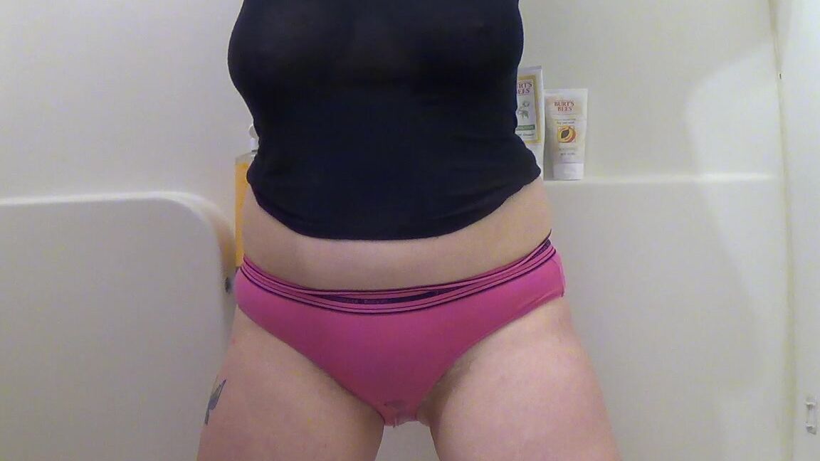 The Elle Hell P Ing My Panties And Making You Smell