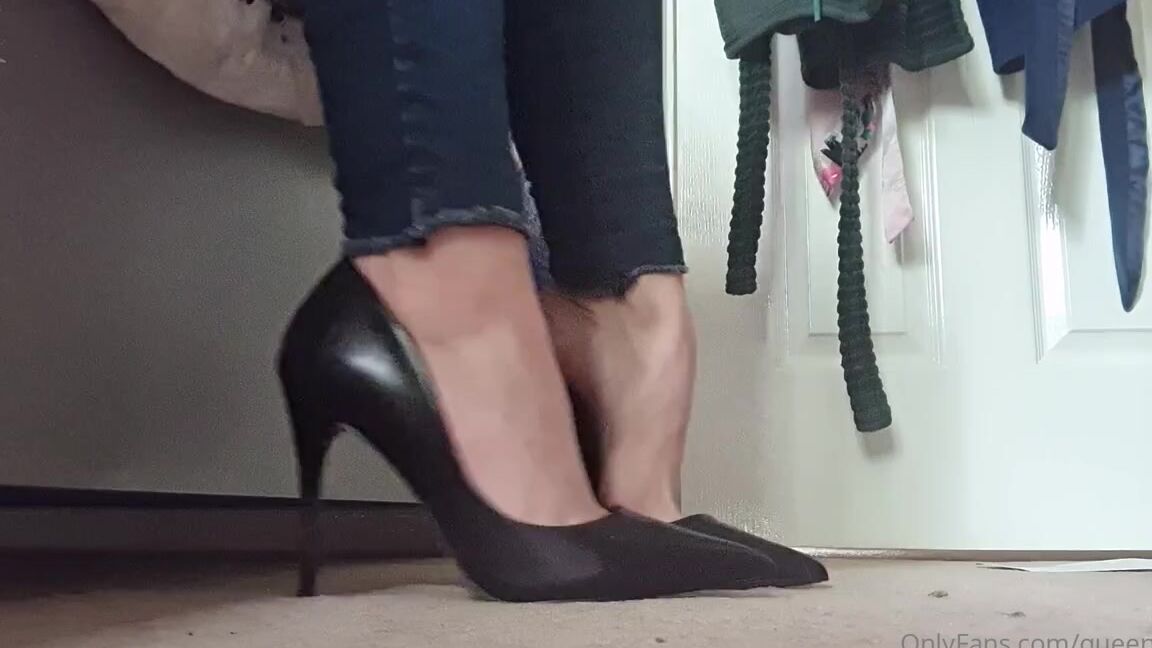 The Foot Queen Of England Aka Queengf90Premium Onlyfans Heel Play