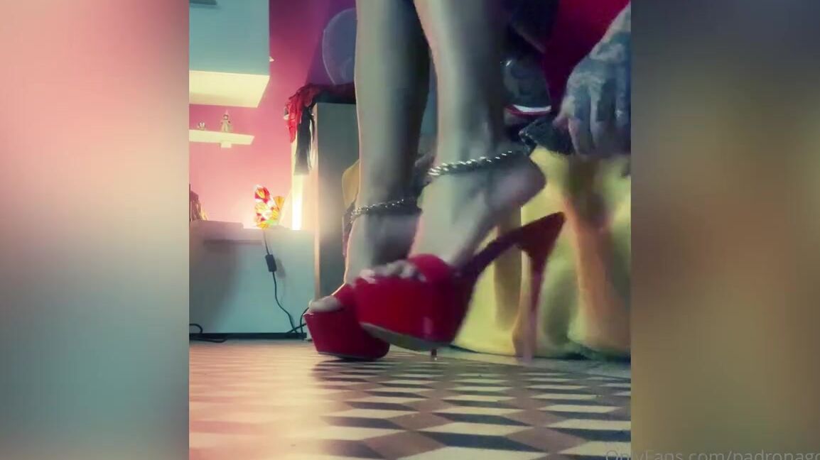 Mistress Desideria Godiva Nicknamed Padronagodiva 12 13 2023 Onlyfans Video Tacchi E Piedini