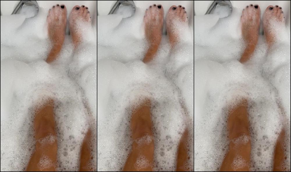 CutieDaisyMay093 Foot JOI in the bath manyvids