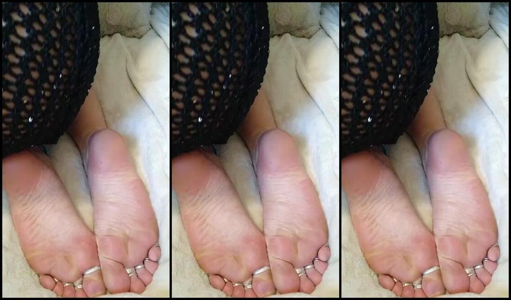 Frejas Submissive Feet Nicknamed Frejassubmissivefeet Onlyfans I Was Challenged To Put Into My Arches The Most Sensitive Part Of The Sole3