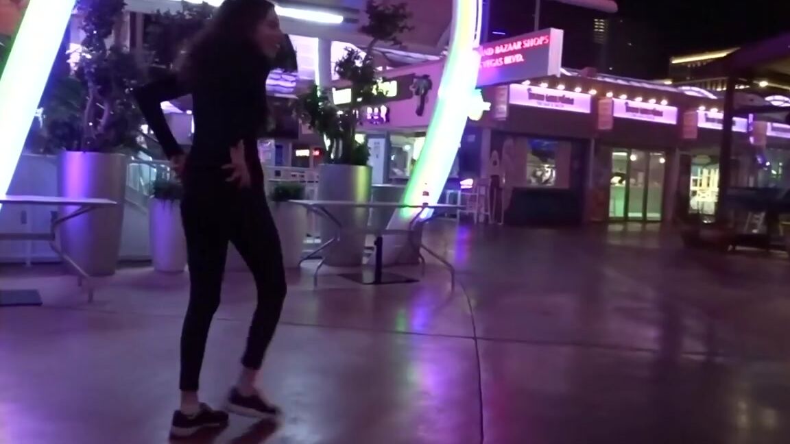 Blindfolded Girl In The Mens Bathroom 5R6Bcoeq Doodstream