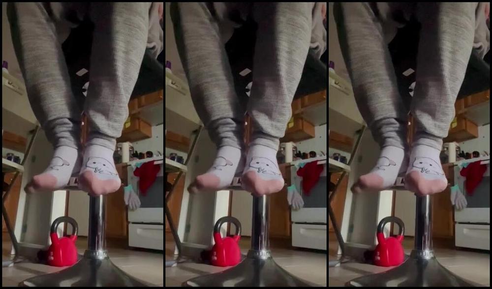 Snowpriness Onlyfans I Want To Be Cute On My Birthday So I Wear Those Socks