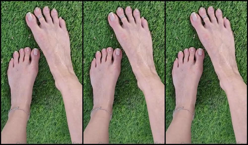 Olga Infinity Aka Olgainfinity Onlyfans Bare Feet And Crazy Rain