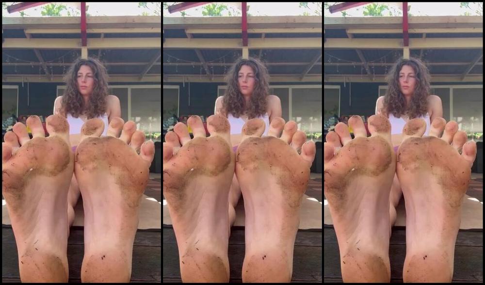 Aimeedayz Nicknamed Aimeedayz 02 25 2024 Onlyfans Video Did Some Yoga This Morning Amp Noticed The Mould From The Deck Making Some Pretty Interesting Fv