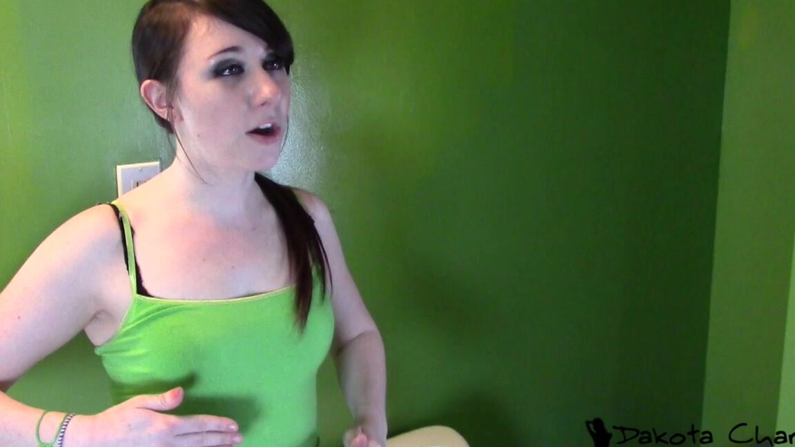 Dakotacharmsxxx Dakota Bot Pee Malfunction