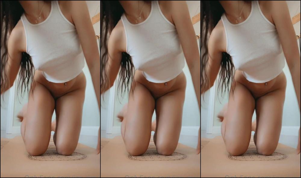 Izzy Green Of Nude Yoga Tease