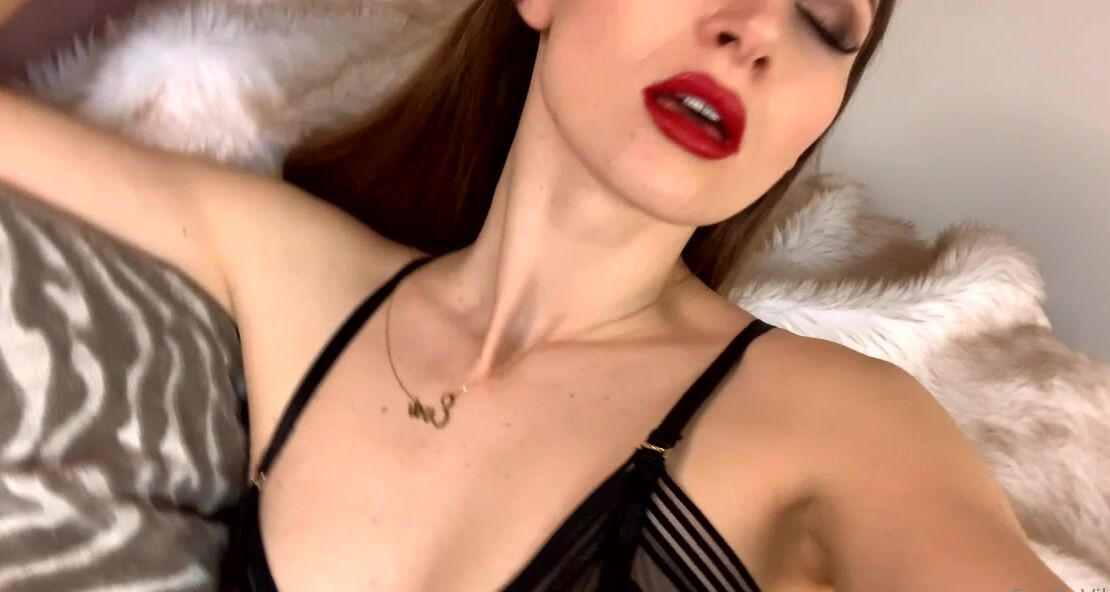 Eva De Vil Video Treat Yourself To My Clips Let The Dice Tell