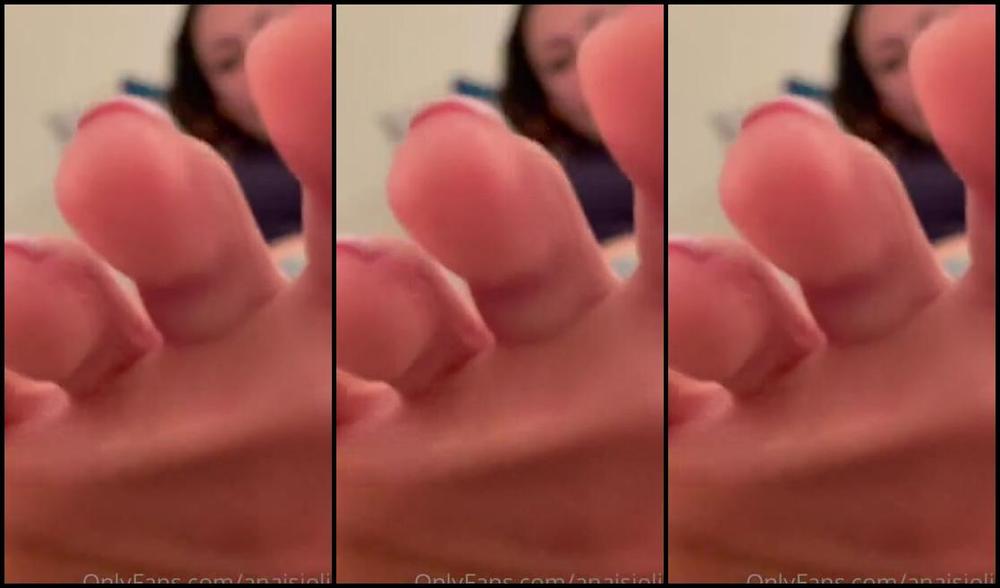 Anaisjolie Onlyfans Ive Caught You Staring At My Feet Everyday At Work So I Brought You Over Today To Finally Smell The