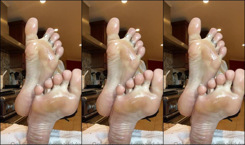 Xomaddykxo Babysitter Pt I Ve Been Running Around All Day Chasing The Kids On My Feet They Are