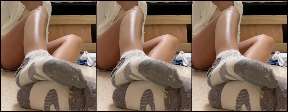 Mary Grace Aka Goddessmarygrace Onlyfans Love Keeping My Feet Nice And Soft 2